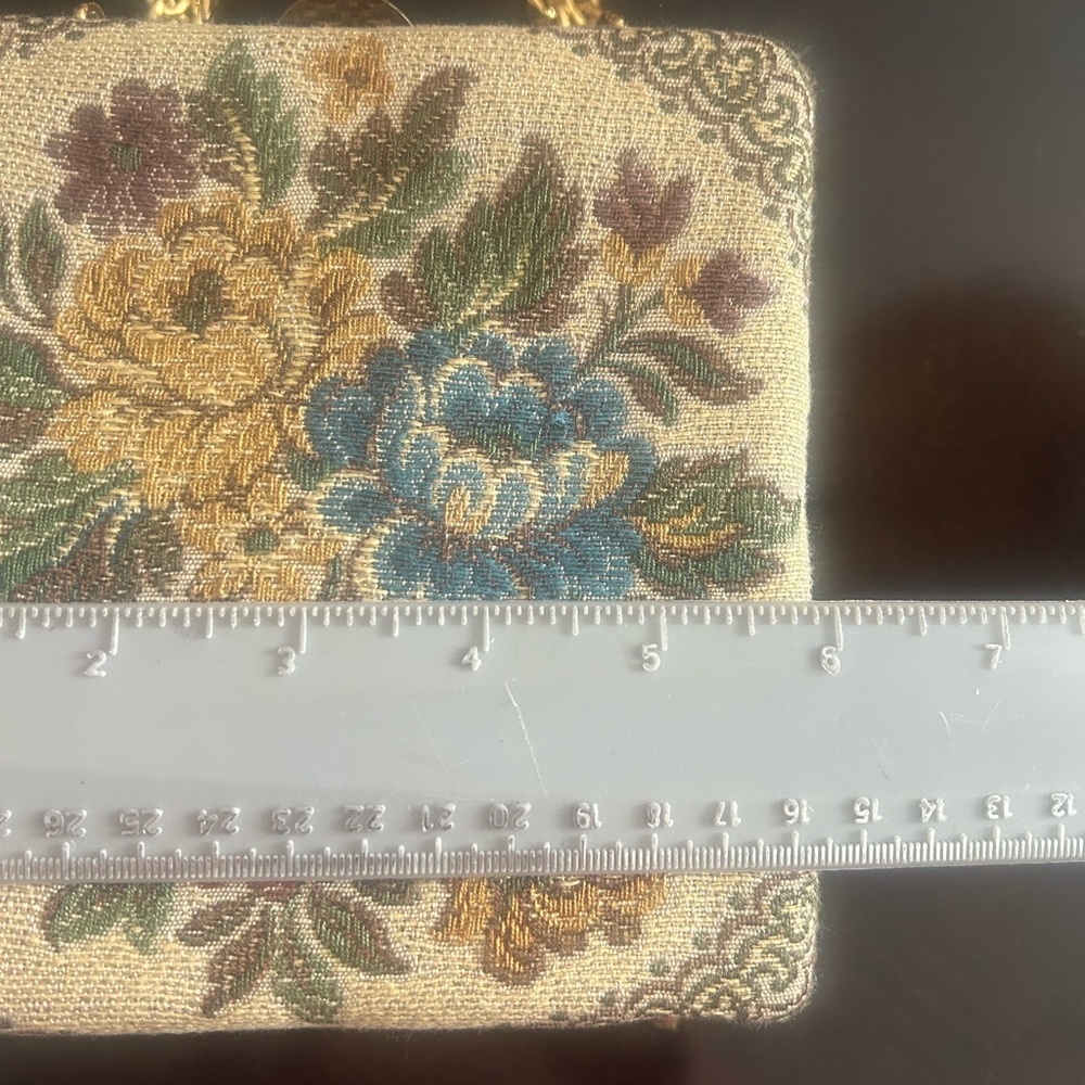 Vintage Delill floral tapestry square pill box style purse made in Italy. - Picture 10 of 14